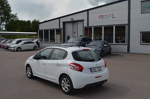 Peugeot 208 4 of 5