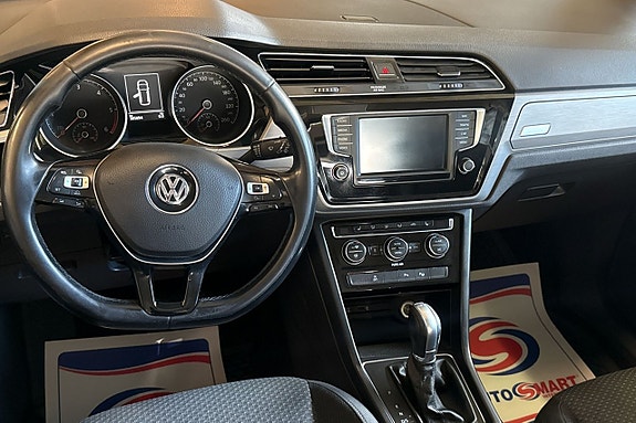 Volkswagen Touran 5 of 5