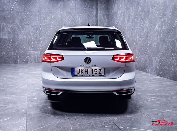 Volkswagen Passat 6 of 30