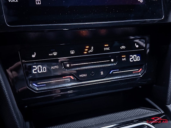 Volkswagen Passat 27 of 30