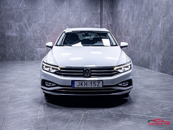 Volkswagen Passat 2 of 5
