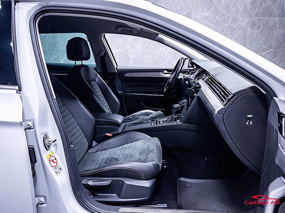Volkswagen Passat 15 of 30