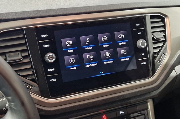 Volkswagen T-Roc 12 of 16