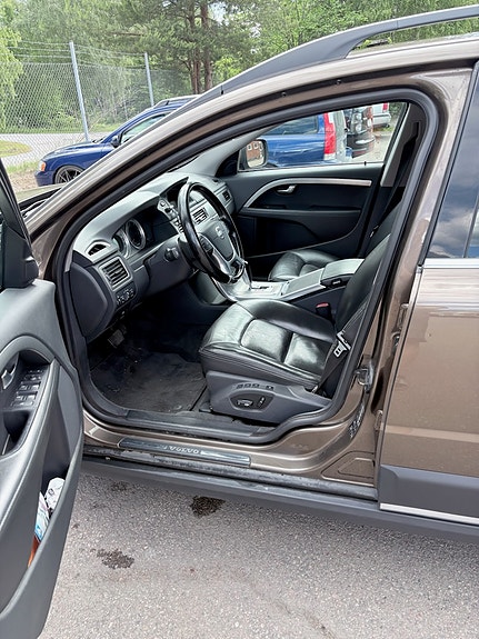 Volvo XC70 3 of 3
