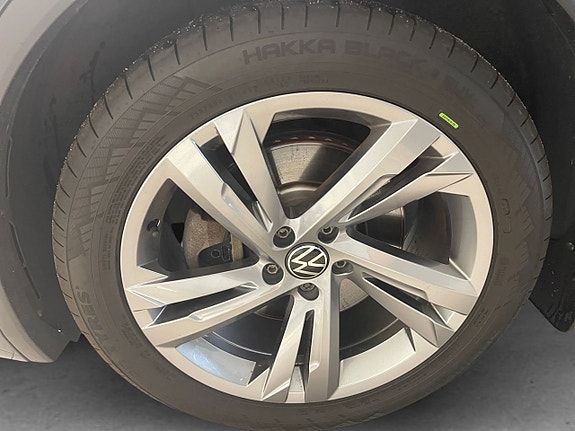 Volkswagen Tiguan 8 of 26