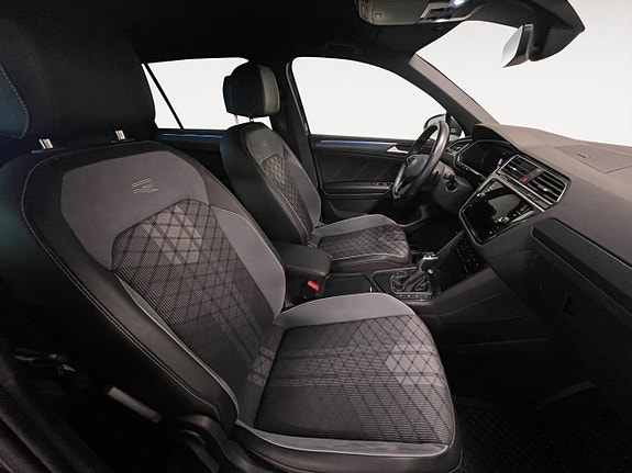 Volkswagen Tiguan 16 of 26