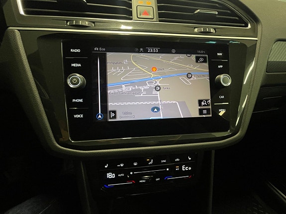 Volkswagen Tiguan 19 of 26