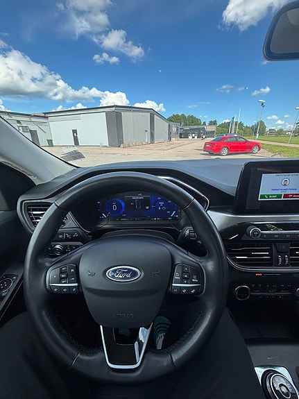 Ford Kuga 2 of 5