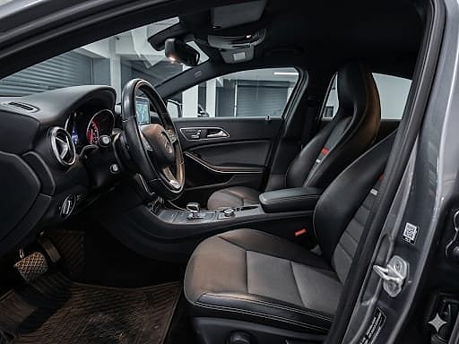 Mercedes-Benz A200 8 of 11