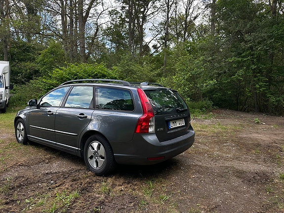 Volvo V50 4 of 5