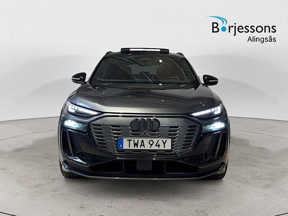 Audi Q6 e-tron 4 of 5