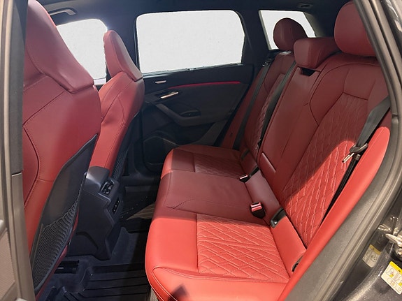 Audi Q6 e-tron 14 of 16