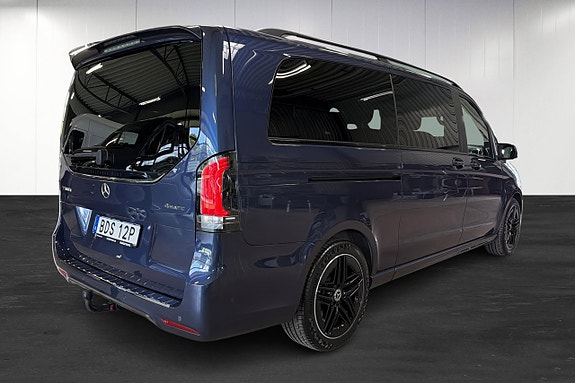 Mercedes-Benz V300 4 of 5
