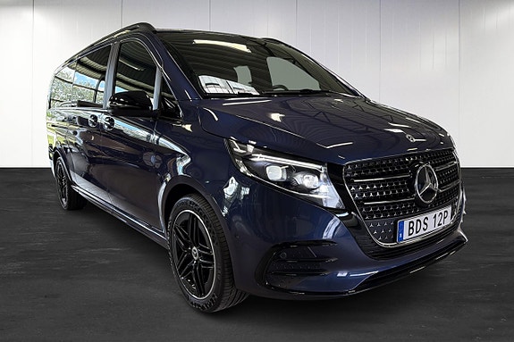 Mercedes-Benz V300 2 of 5