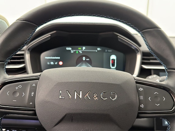 Lynk & Co 01 17 of 30