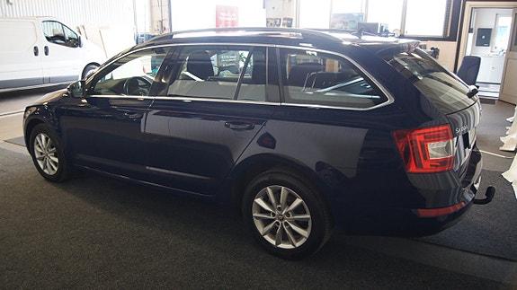 Skoda Octavia 3 of 5