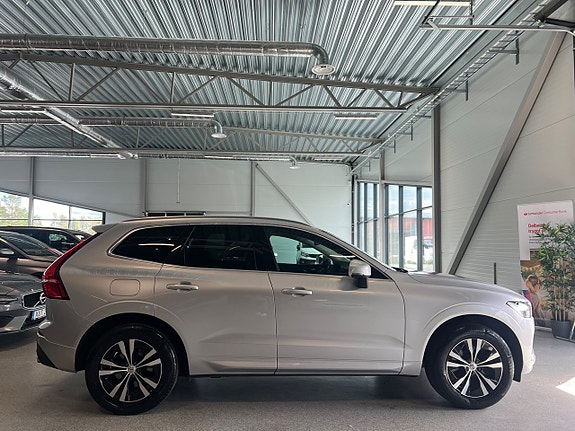 Volvo XC60 2 of 5