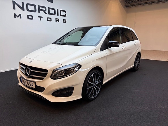Mercedes-Benz B180 2 of 5