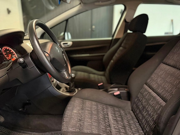 Peugeot 307 7 of 16