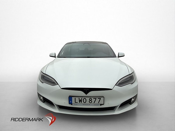 Tesla Model S 2 of 5