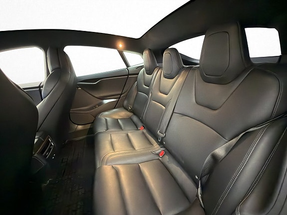 Tesla Model S 29 of 30