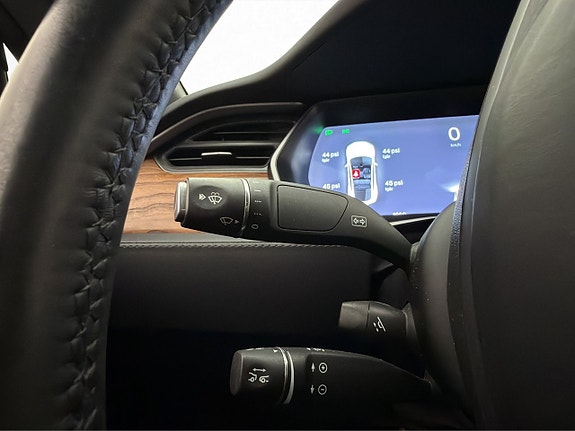 Tesla Model S 14 of 30