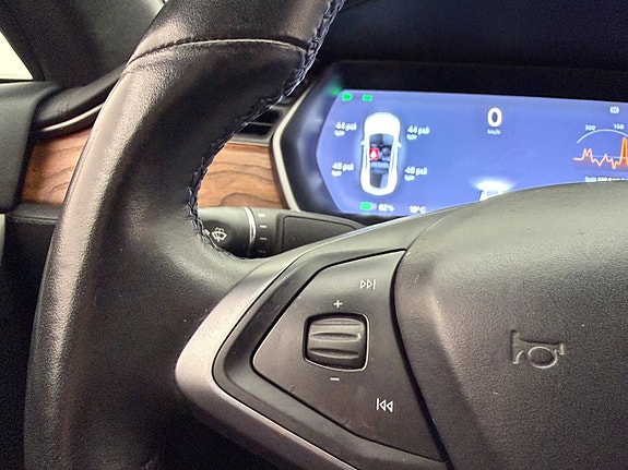 Tesla Model S 15 of 30