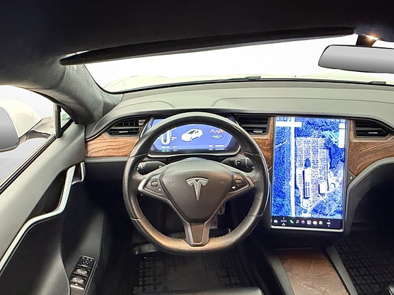 Tesla Model S 13 of 30