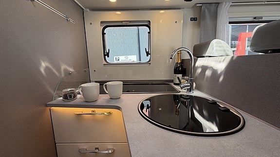 Etrusco I 7400 SB 4400 kg / 180 hk / Aut / Taksäng / Solcell- Prissänkt! 10 of 21