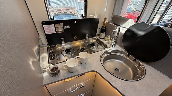 Etrusco I 7400 SB 4400 kg / 180 hk / Aut / Taksäng / Solcell- Prissänkt! 11 of 21