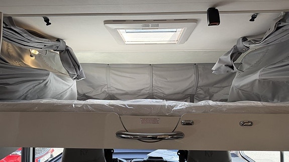 Etrusco I 7400 SB 4400 kg / 180 hk / Aut / Taksäng / Solcell- Prissänkt! 13 of 21