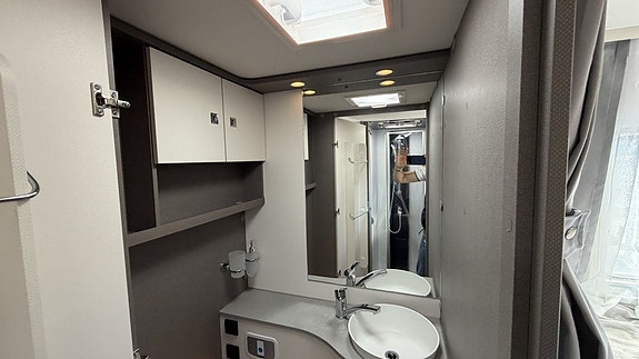 Etrusco I 7400 SB 4400 kg / 180 hk / Aut / Taksäng / Solcell- Prissänkt! 20 of 21