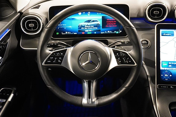 Mercedes-Benz C300 11 of 17