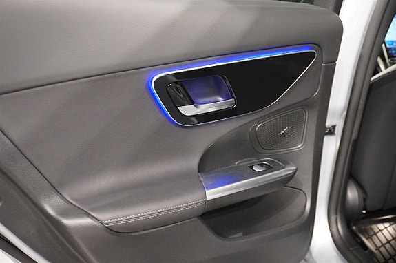 Mercedes-Benz C300 15 of 17