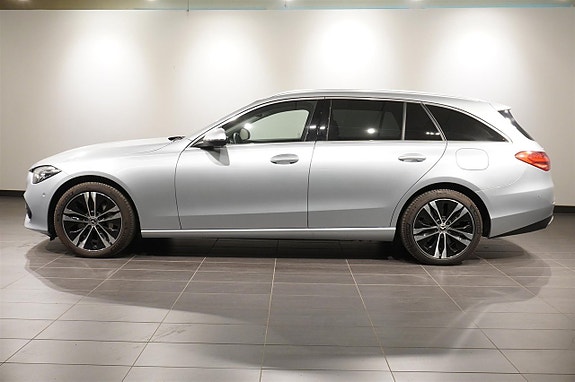 Mercedes-Benz C300 2 of 5