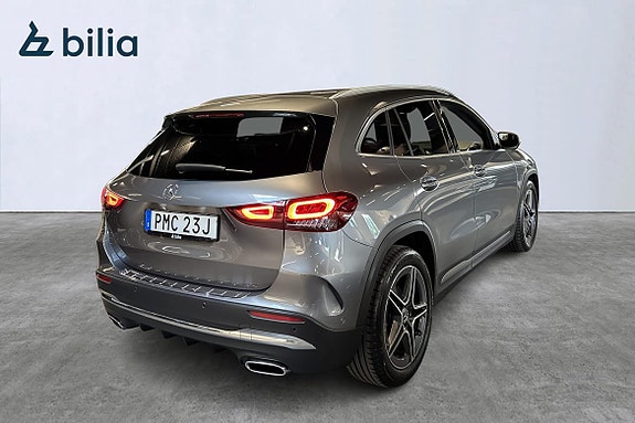 Mercedes-Benz GLA200 4 of 5