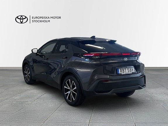 Toyota C-HR 2 of 5