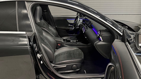Mercedes-Benz CLA180 18 of 30