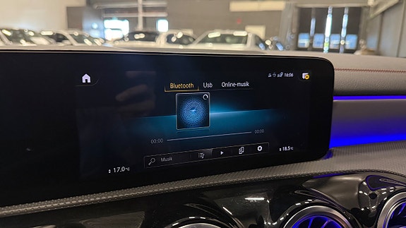 Mercedes-Benz CLA180 28 of 30