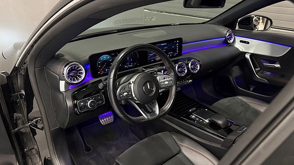 Mercedes-Benz CLA180 14 of 30