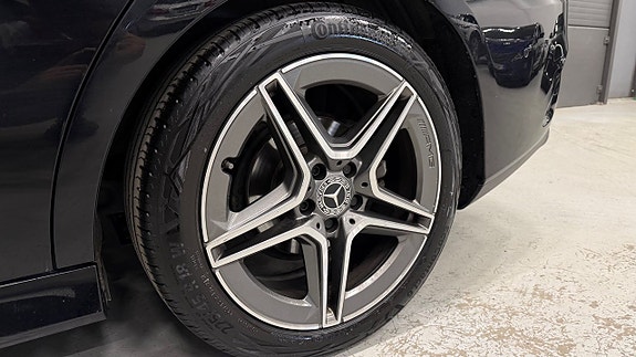 Mercedes-Benz CLA180 12 of 30