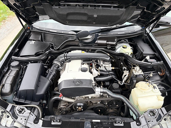 Mercedes-Benz E200 12 of 14