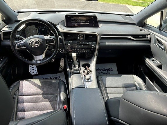 Lexus RX450h 4 of 5