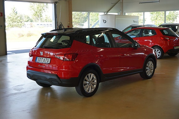 Seat Arona 2 of 5