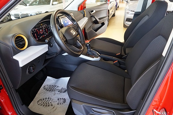 Seat Arona 3 of 5