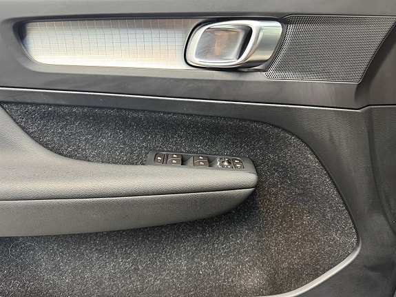 Volvo XC40 18 of 20