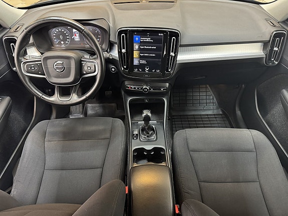 Volvo XC40 10 of 20