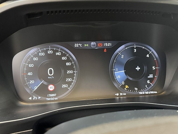 Volvo XC40 17 of 20