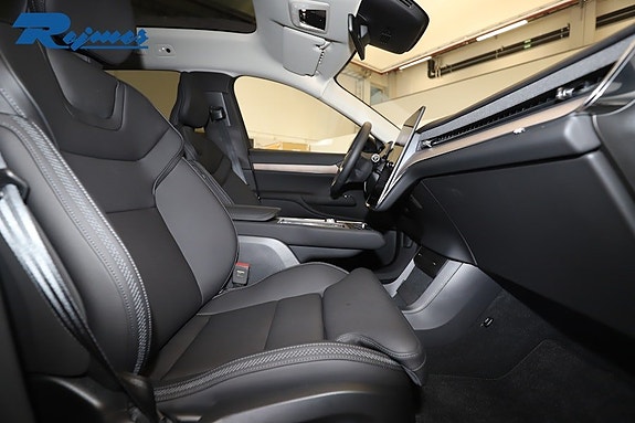 Volvo EX90 4 of 5