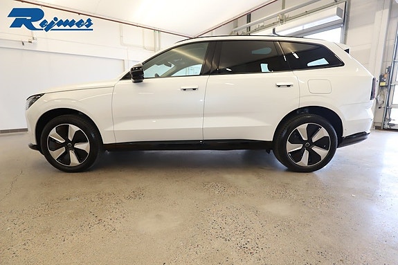 Volvo EX90 3 of 5
